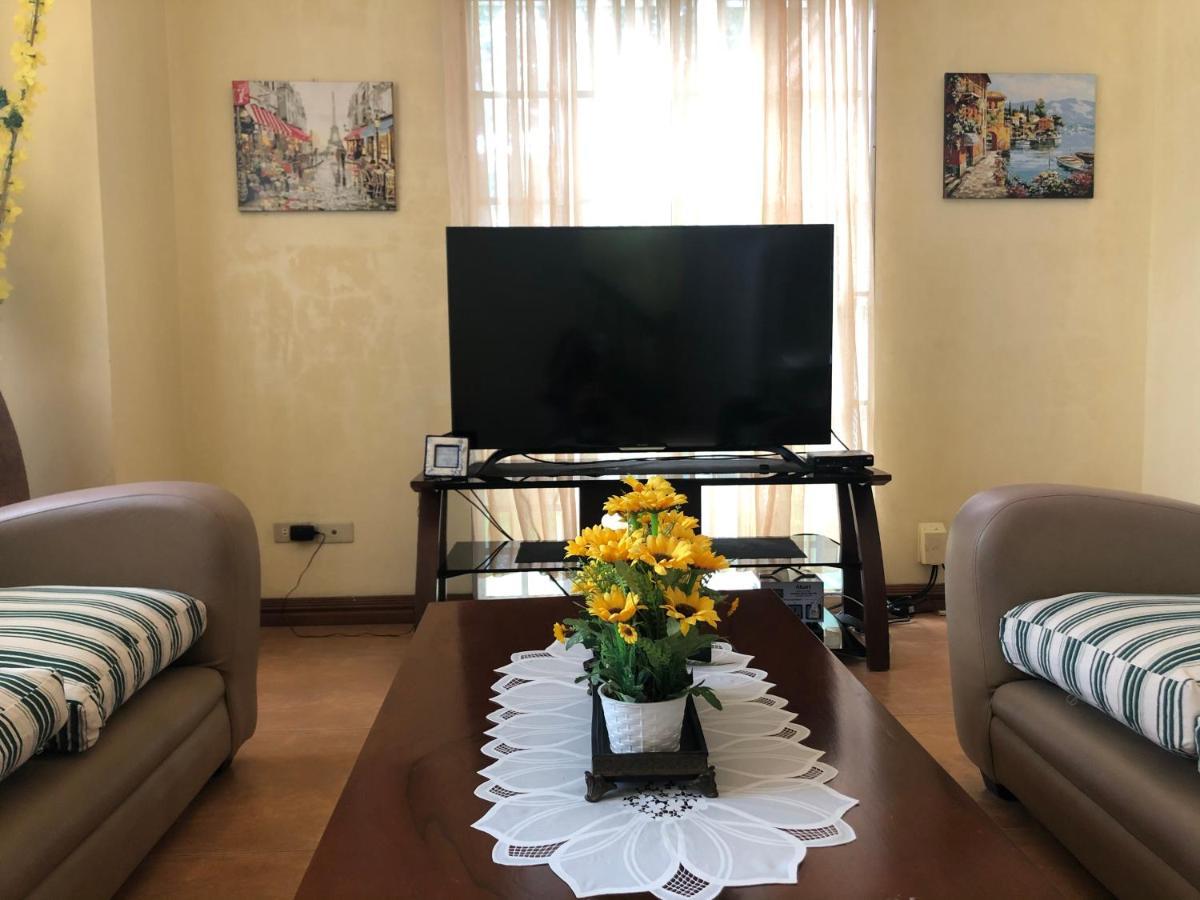 Charming Tagaytay Vacation Home タガイタイ エクステリア 写真