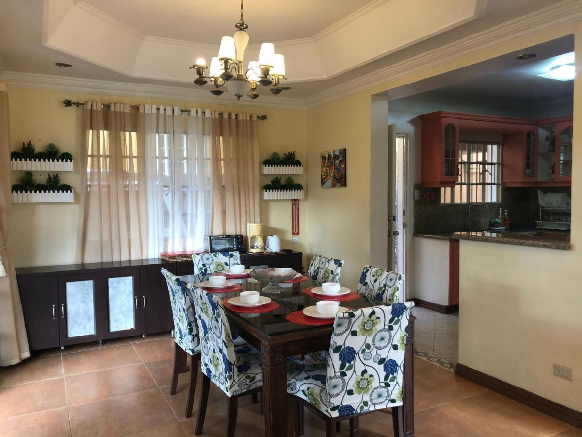 Charming Tagaytay Vacation Home タガイタイ エクステリア 写真
