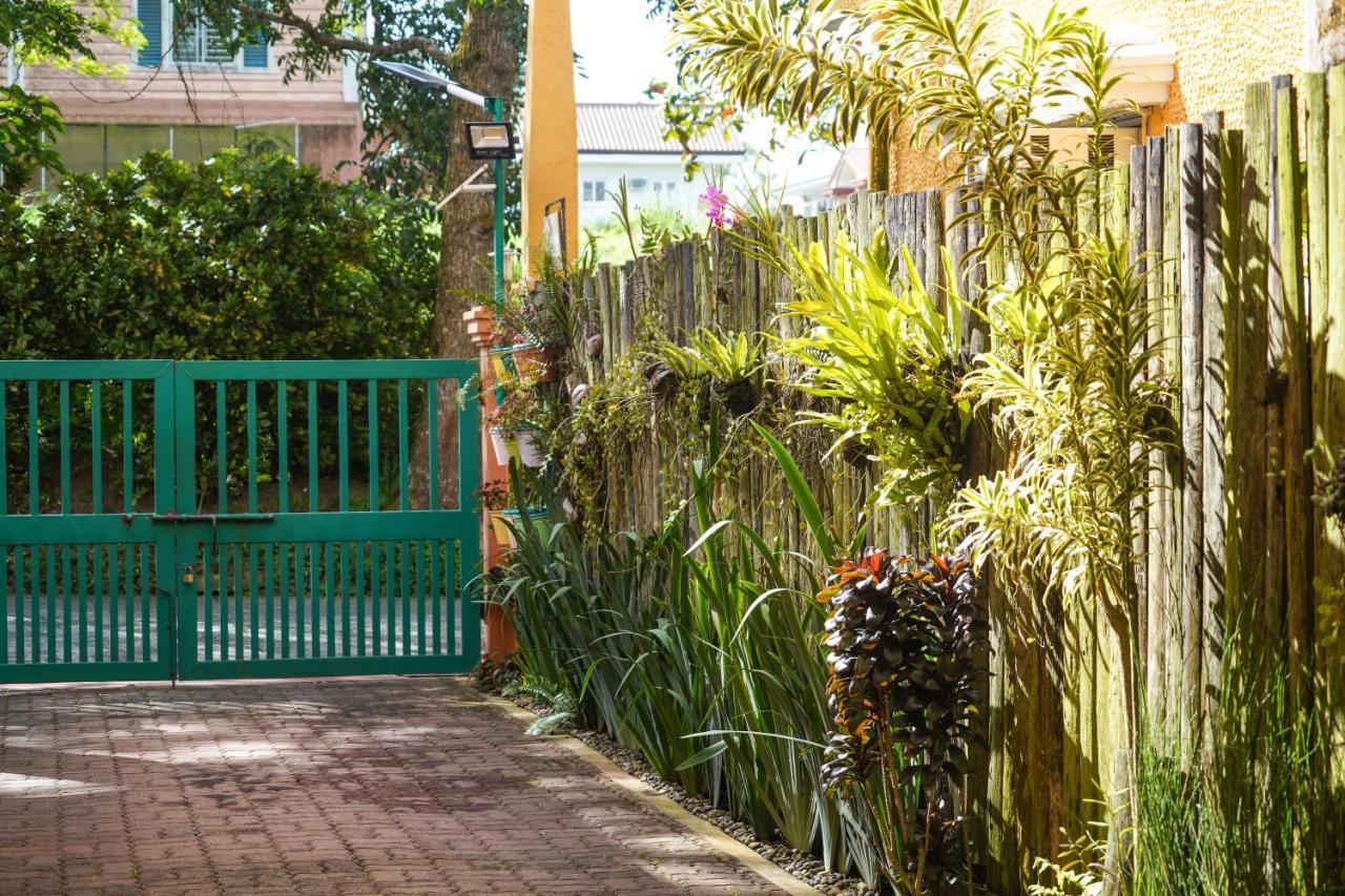 Charming Tagaytay Vacation Home タガイタイ エクステリア 写真
