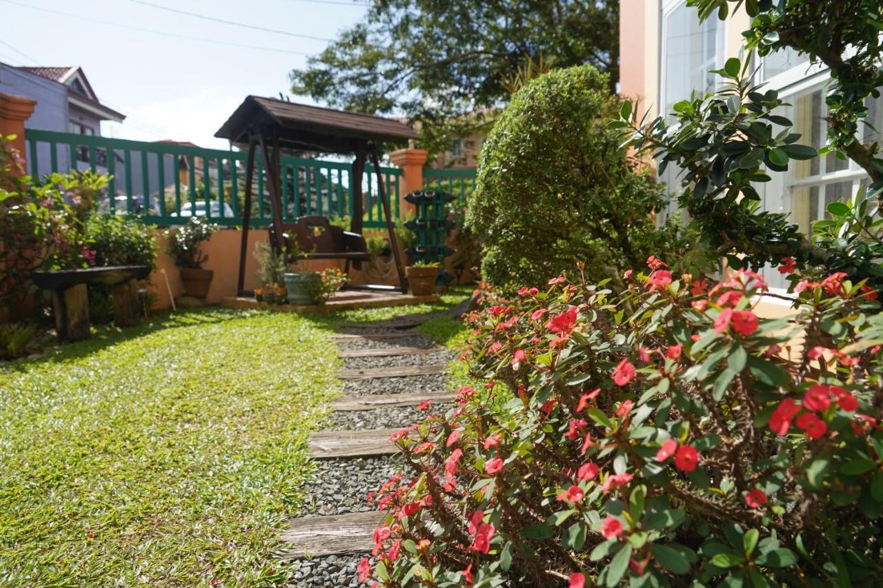 Charming Tagaytay Vacation Home タガイタイ エクステリア 写真