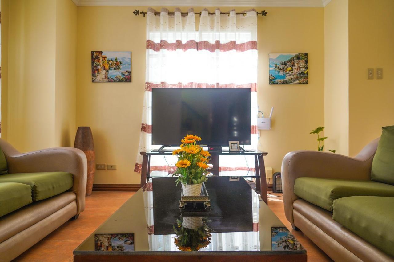 Charming Tagaytay Vacation Home タガイタイ エクステリア 写真