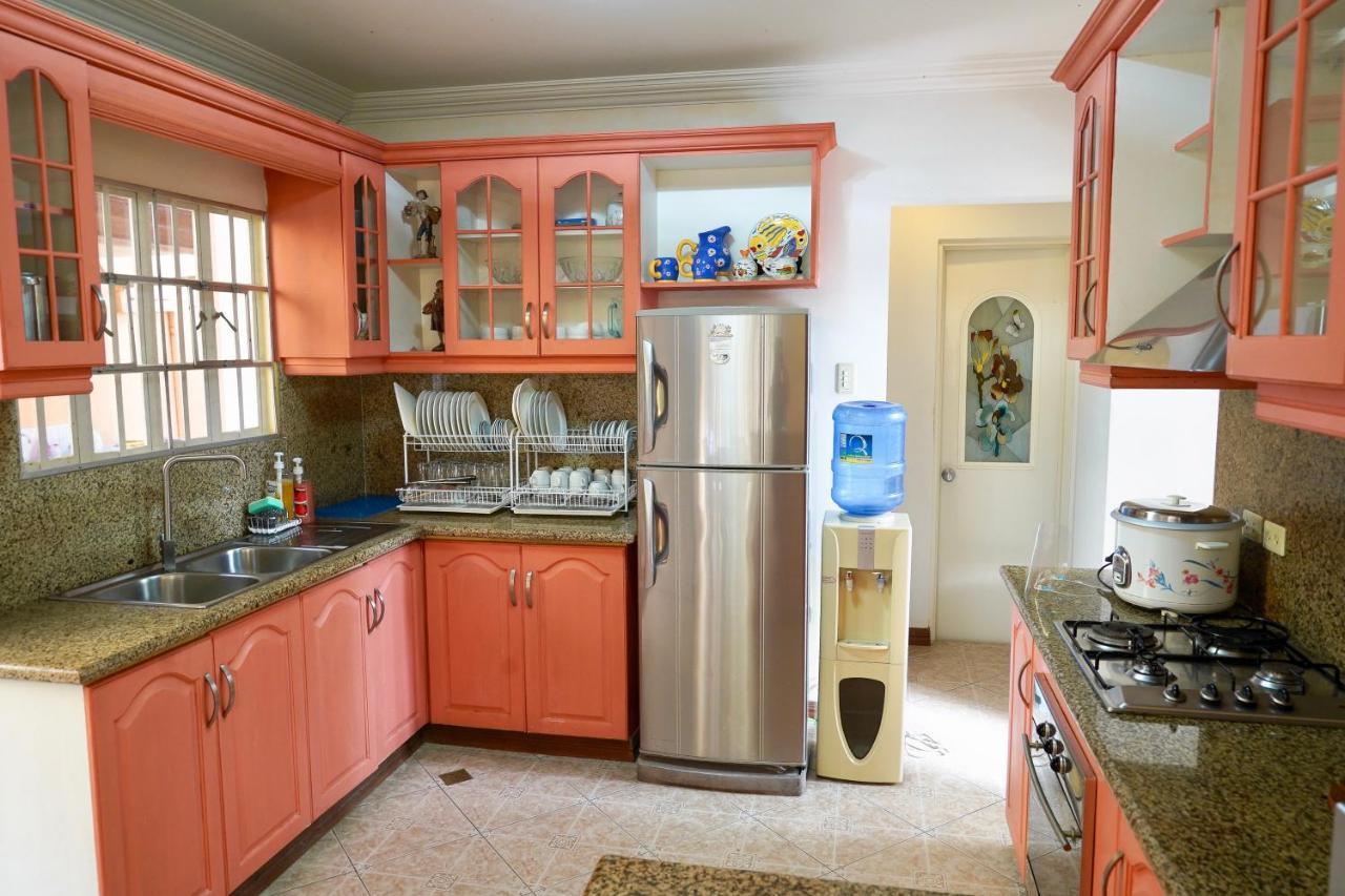 Charming Tagaytay Vacation Home タガイタイ エクステリア 写真