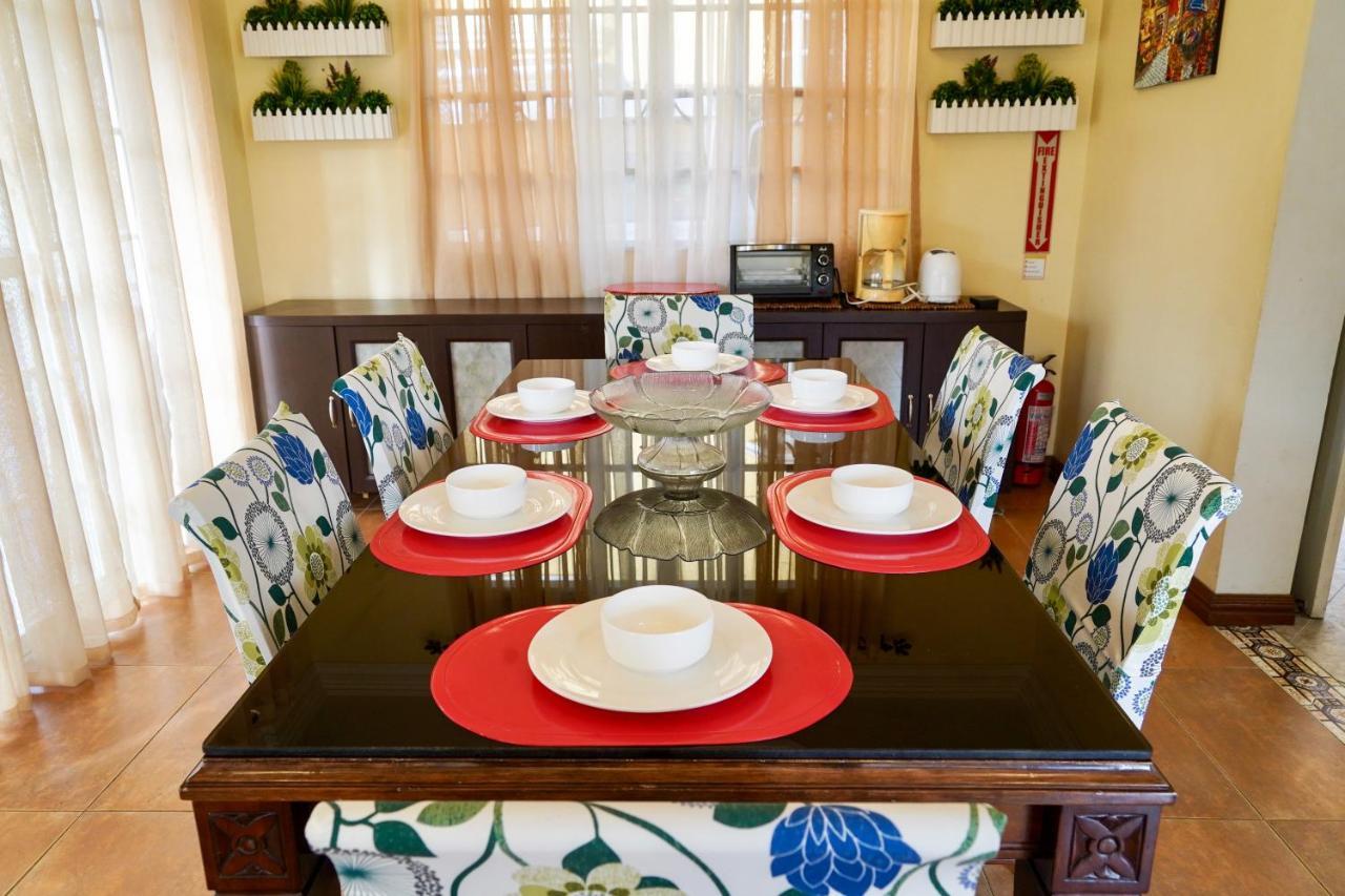 Charming Tagaytay Vacation Home タガイタイ エクステリア 写真