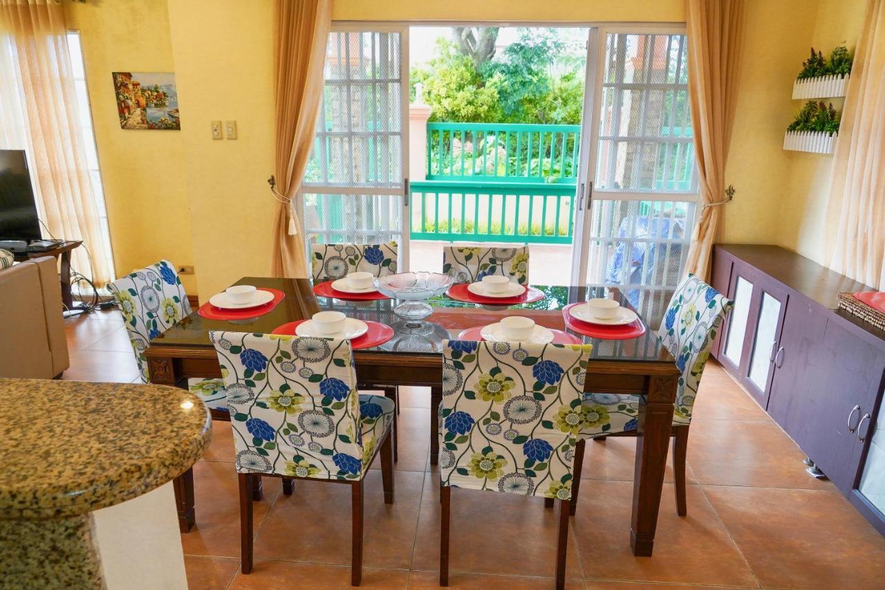 Charming Tagaytay Vacation Home タガイタイ エクステリア 写真