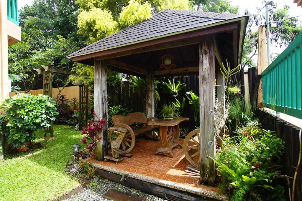 Charming Tagaytay Vacation Home タガイタイ エクステリア 写真