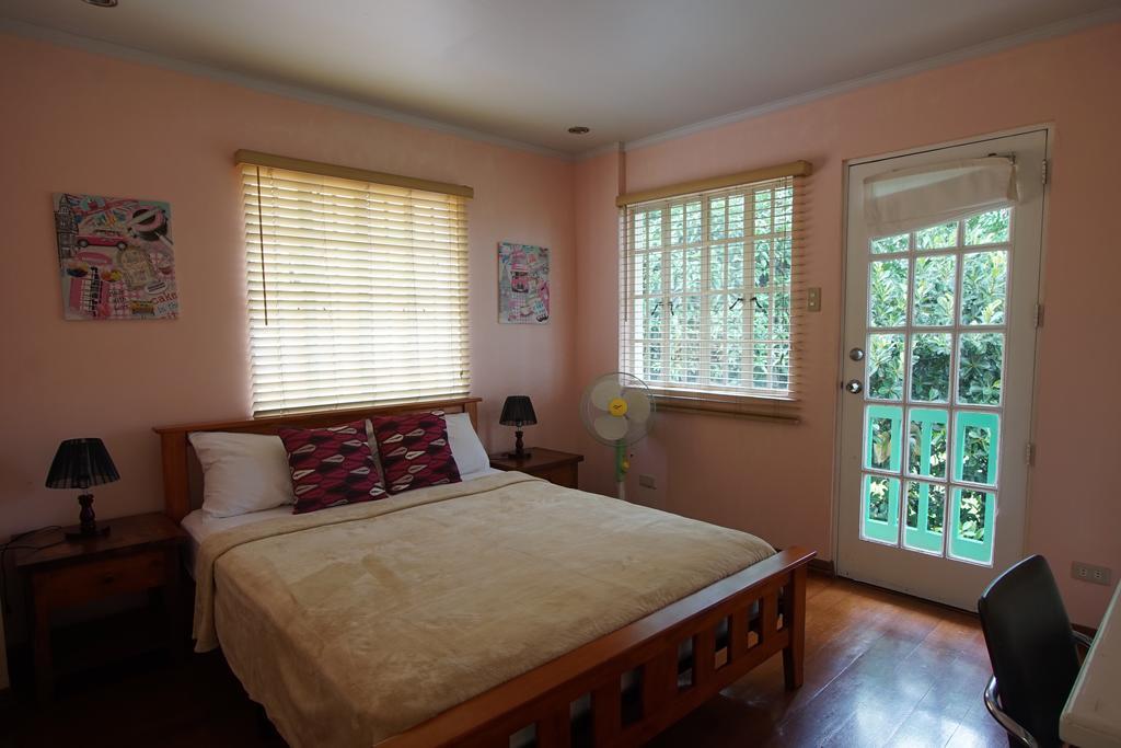 Charming Tagaytay Vacation Home タガイタイ エクステリア 写真