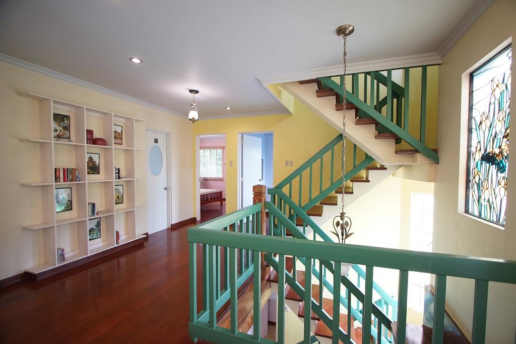 Charming Tagaytay Vacation Home タガイタイ エクステリア 写真
