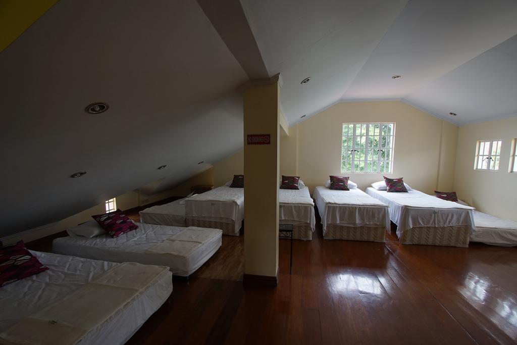 Charming Tagaytay Vacation Home タガイタイ エクステリア 写真
