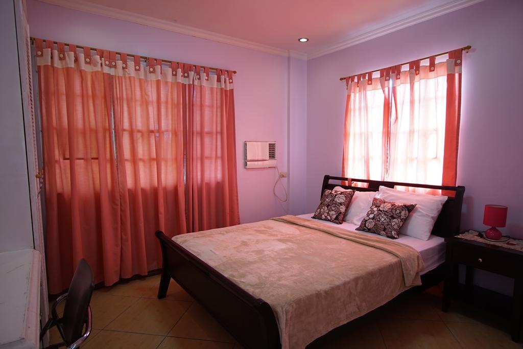 Charming Tagaytay Vacation Home タガイタイ エクステリア 写真