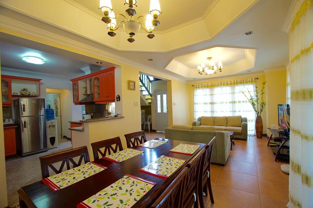 Charming Tagaytay Vacation Home タガイタイ エクステリア 写真